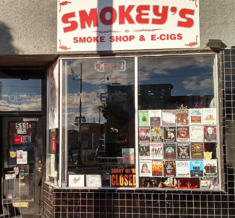 Smokey’s Smoke Shop & E-Cigs
